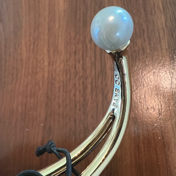 CC Skye Cuff Bracelet - Picture 4 of 4